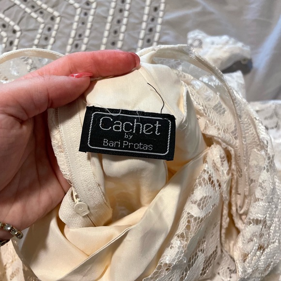 Cachet bari protas vintage white lace wedding dress - Picture 4 of 5
